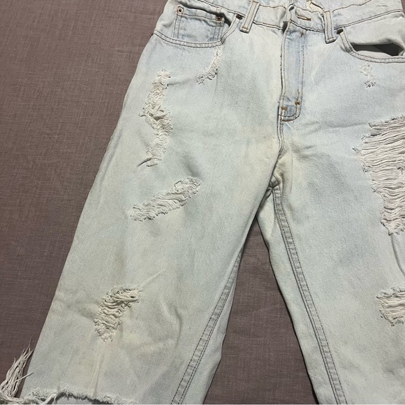 Vintage Levi's 550 Super Distressed Light Wash Relaxed Fit 90 2000 Size 4/6 - Picture 6 of 13